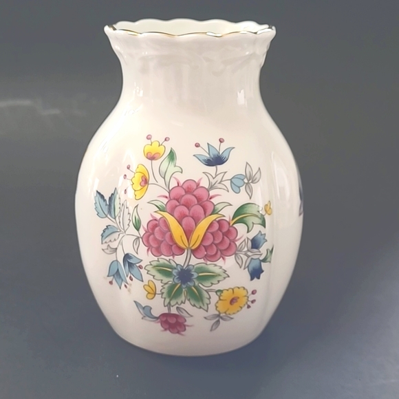 Queens Fine Bone China Vase - Picture 3 of 11